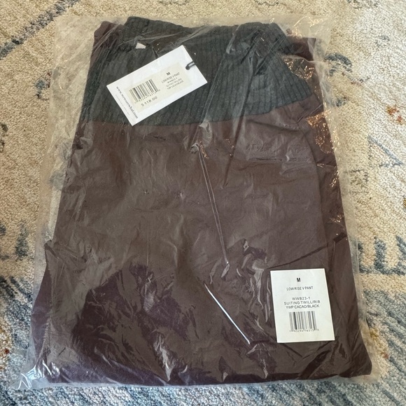 WeWoreWhat Low RIse Suiting V Pant, Size Medium, M Brown, Black - Picture 4 of 5